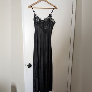 Vintage Lily of France black lace lingerie nightgown/slip